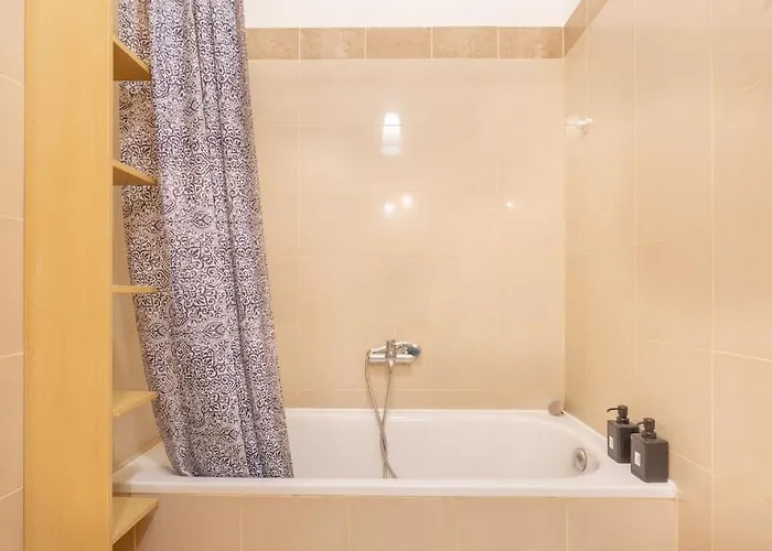 Appartement Sage Meadow At Gozsdu Garden Dob 16 *